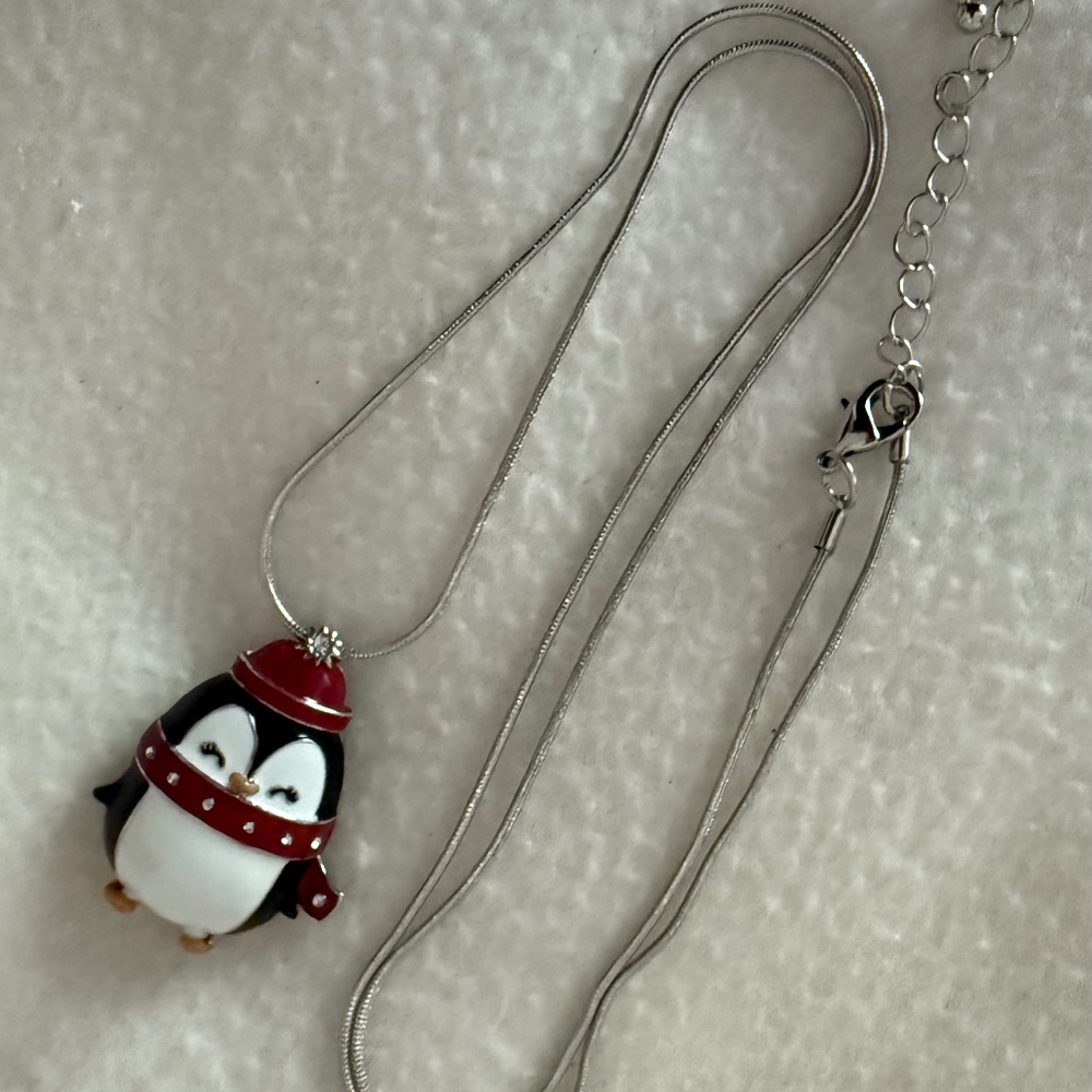 Penguin Jewelry, Necklace NWOT